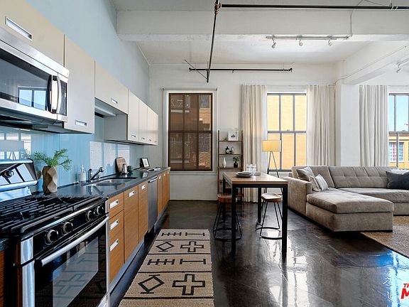 4th image of 738 S Los Angeles St APT 404