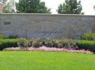 8 Ridgefield Ct, Algonquin, IL 60102