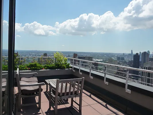 Sold by McDonagh Properties, Inc. | media 9