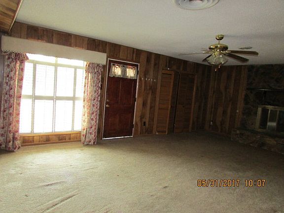 2nd image of 918 W 20th St