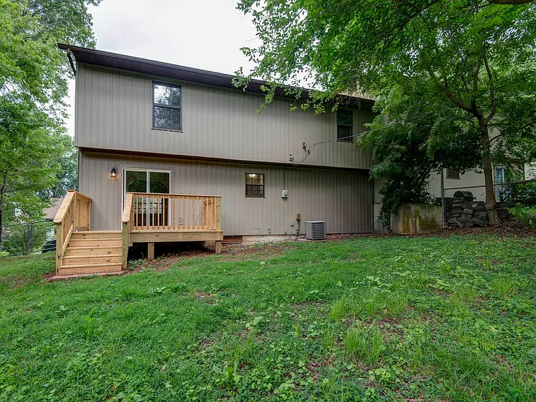 4444 S Robberson Ave — Photo 19