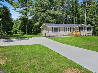126 Lucinda Ln, Fayetteville, GA 30214