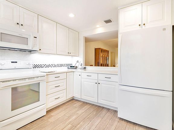 4th image of 300 N Highway A1a APT 201