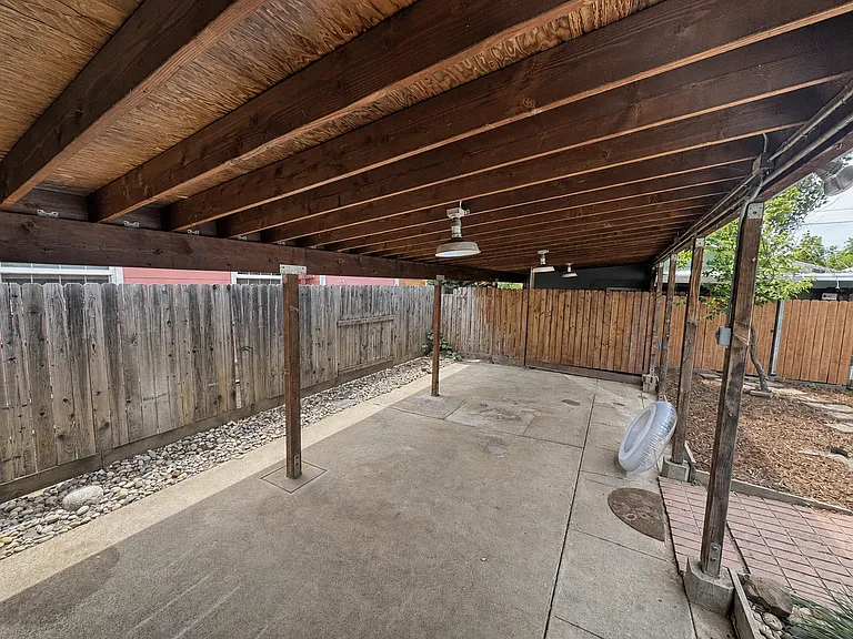 815 Gold St — Photo 16