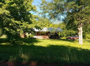 829 Beacon Rd, Parsons, TN 38363
