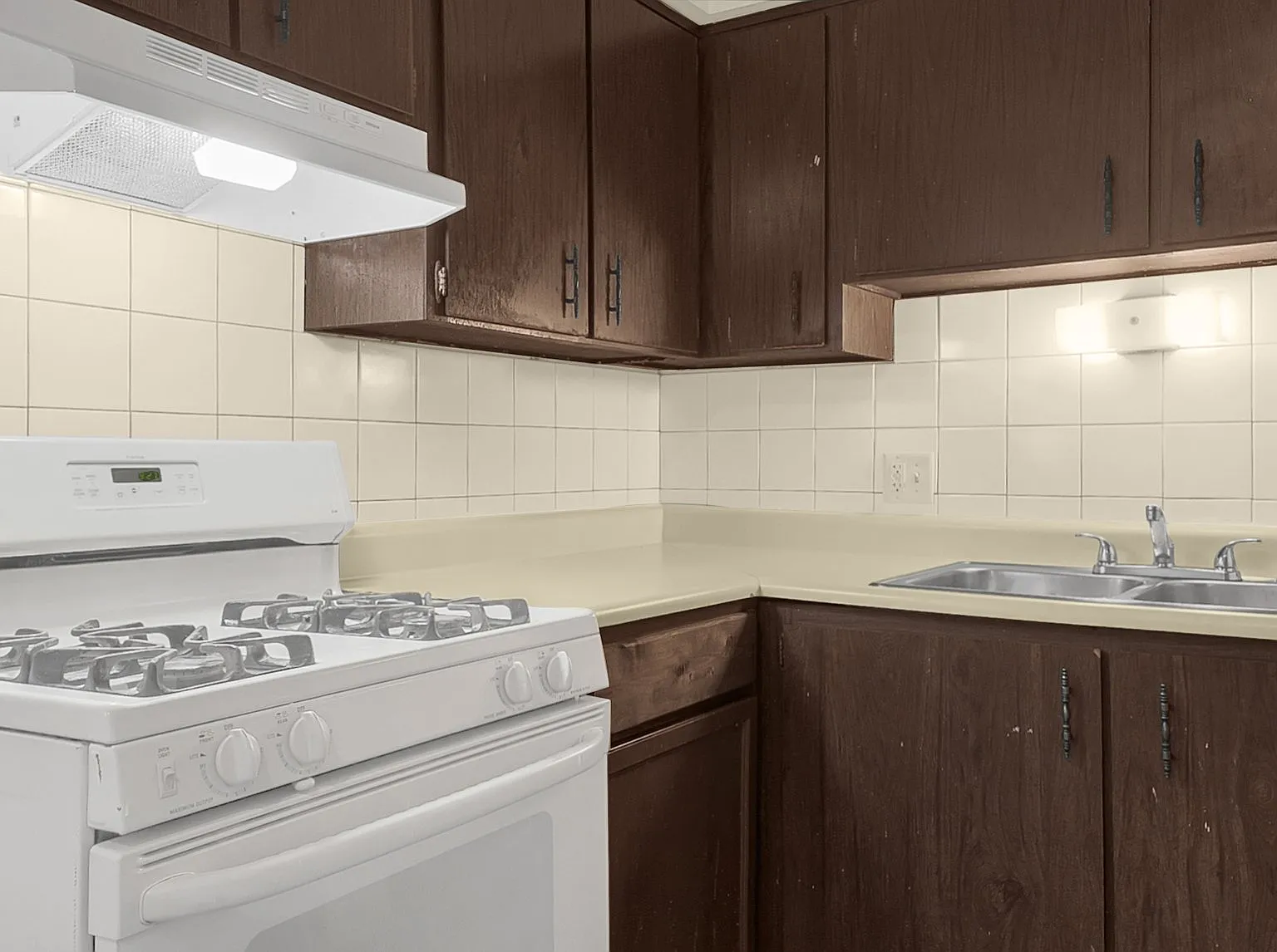 2 bed, 1000 sqft, $950 — Photo 3