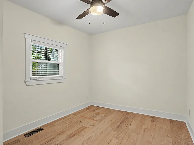 Bedroom 1 (located downstairs)