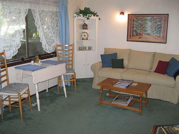 5th image of 399 Lewis Ave