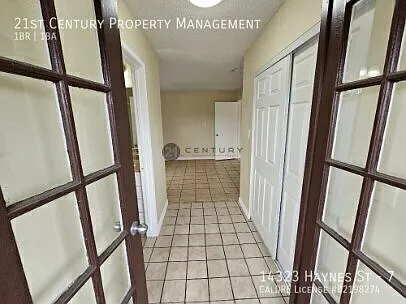 14323 Haynes St #7 — Photo 12