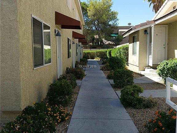 2nd image of 6761 Holmby Ave APT B4