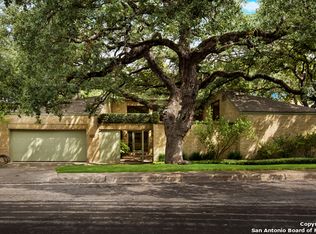 2823 Woodcrest Dr, San Antonio, TX 78209