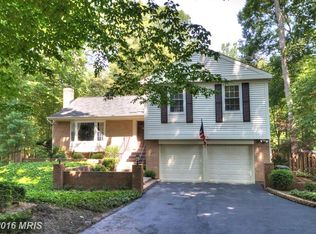 9221 Beachway Ln, Springfield, VA 22153