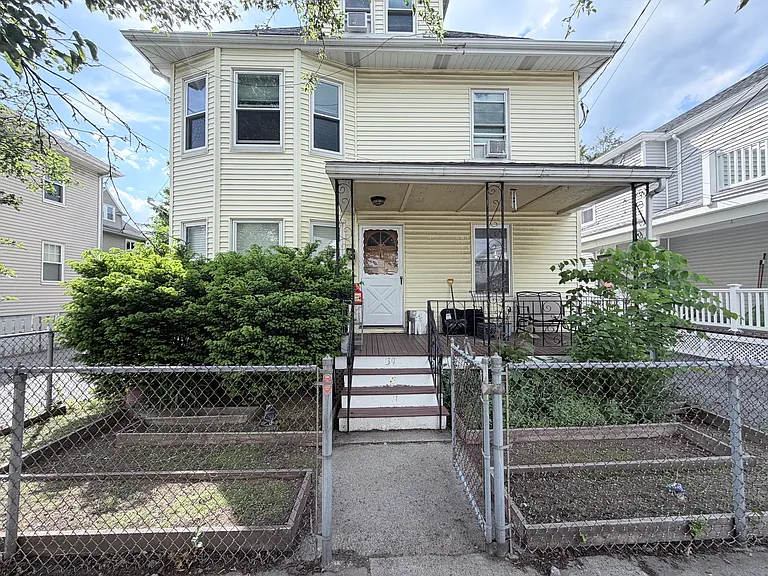 39 Manning St — Photo 1