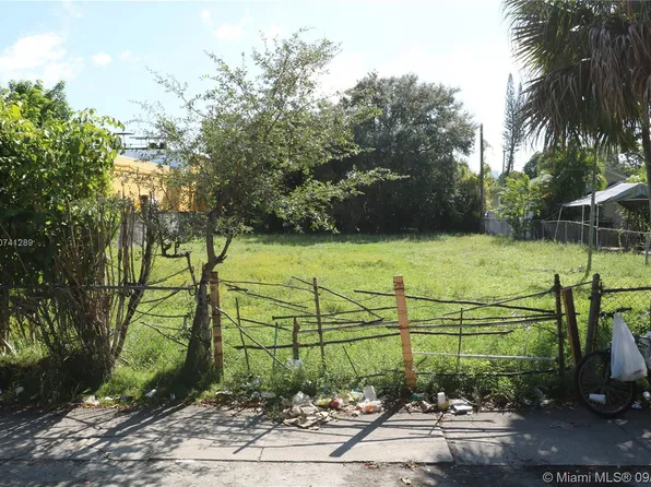 3535 NW 9th Ct, Miami, FL 33127