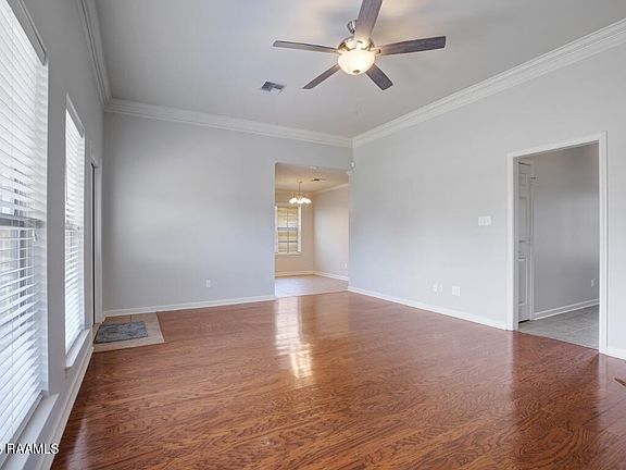 4th image of 109 Portsmouth Dr