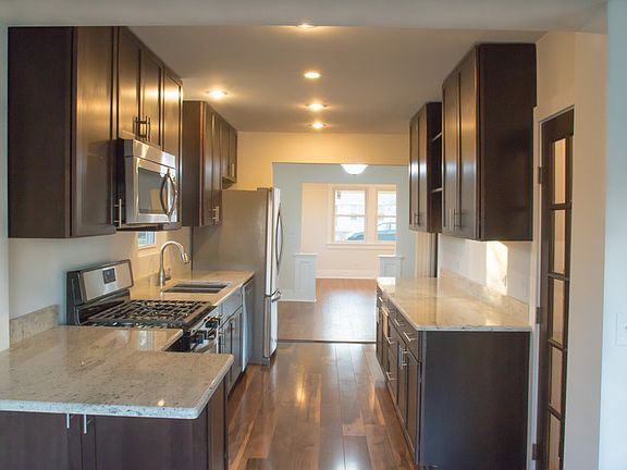 NEW KITCHEN
						:
						Everything new! Stainless steel appliances & granite countertops.