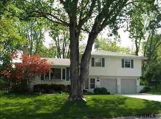 2805 S 106th St, Omaha, NE 68124
