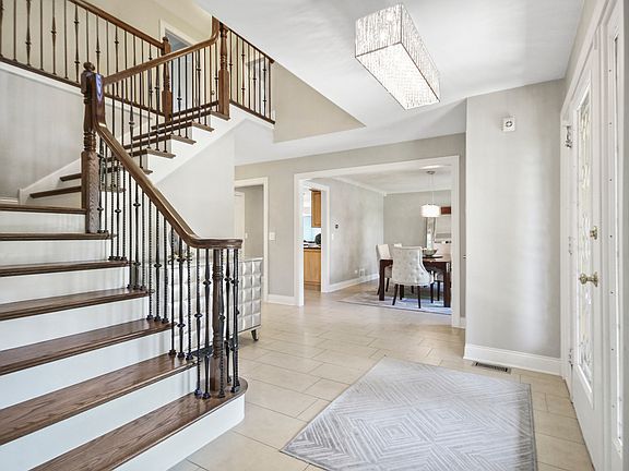 2nd image of 42 Founders Pointe N