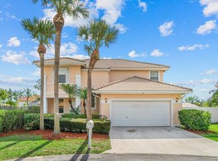 34 Valencia Dr, Boynton Beach, FL 33436