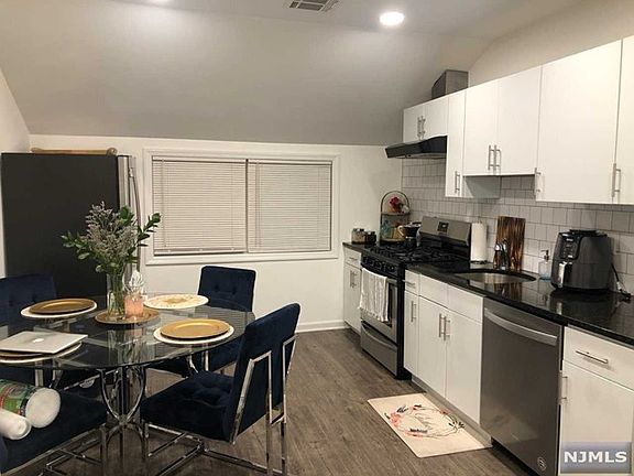 4th image of 220 Stover Ave Floor 2