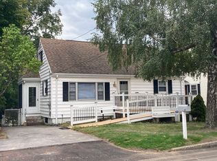 61 7th Ave, Lowell, MA 01854