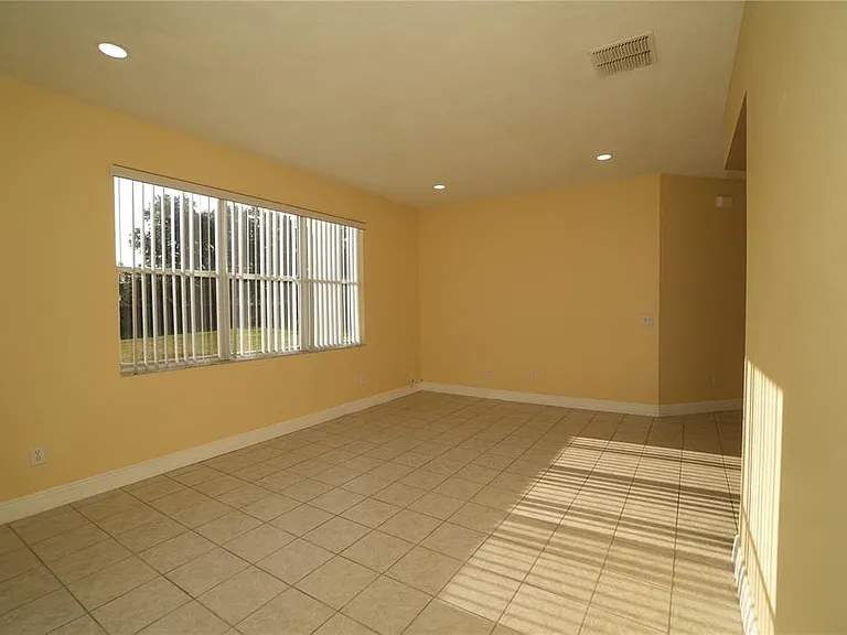 2560 Sage Dr W — Photo 6