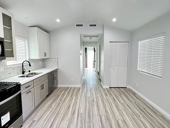 3rd image of 632 W 170th St #1/2