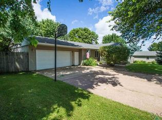 312 S Roberts St, Humboldt, SD 57035
