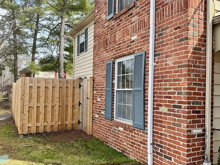 150 Berwick Pl #22A — Photo 1