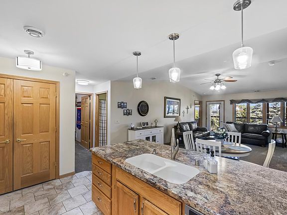 3rd image of 273 Oconomowoc PARKWAY