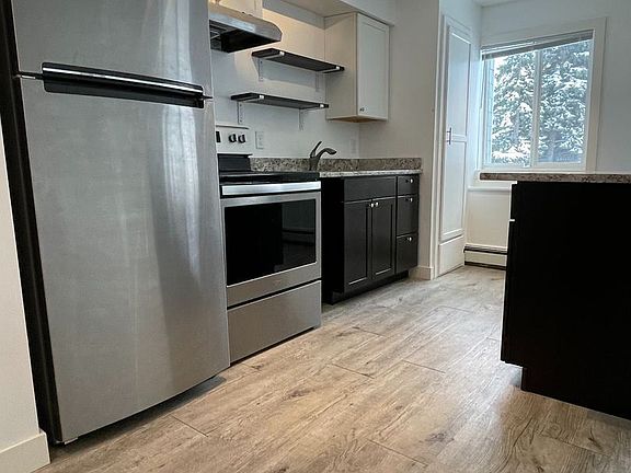 4th image of 735 Tyler St NE APT 1