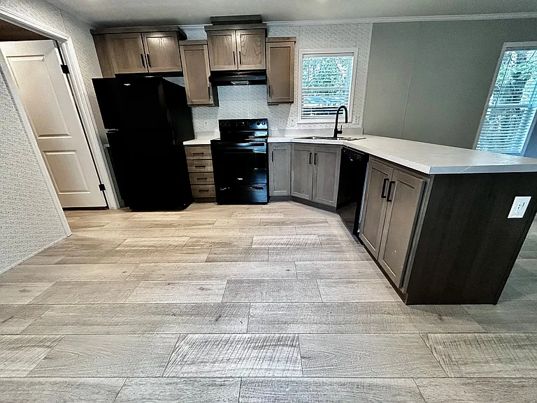 Hickory Knoll — Photo 35