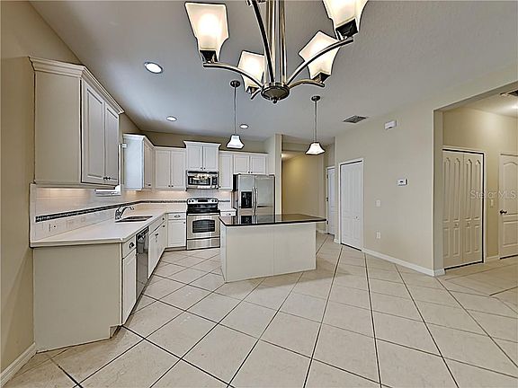 3rd image of 4843 Silvermoss Dr