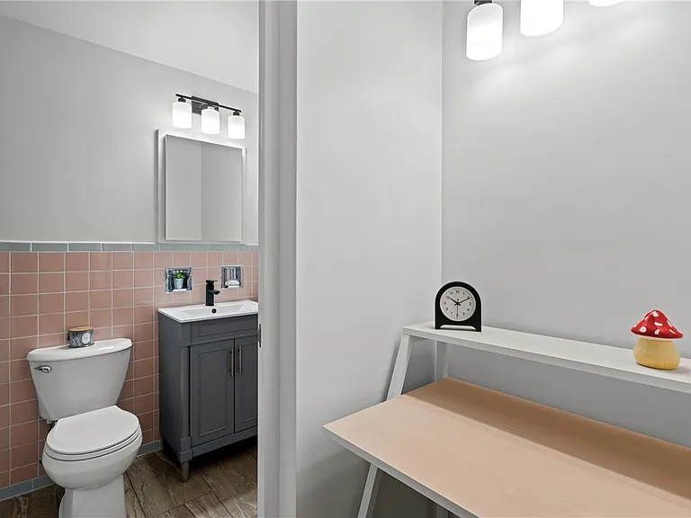112 Washington Pl #4J — Photo 19