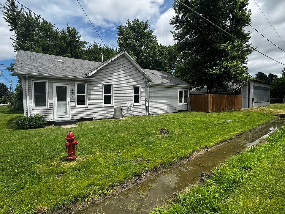 1st image of 215 E Main St