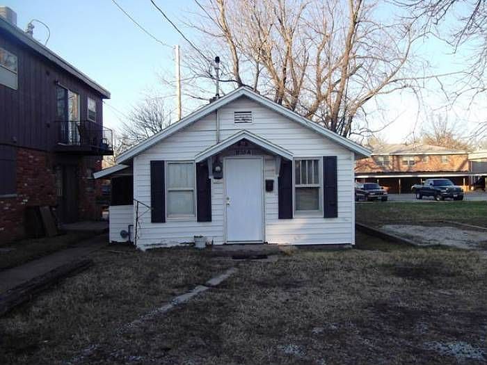 1235 E Cherry A