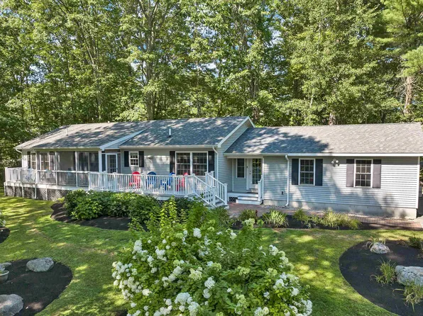 6 Dudley Road, Wolfeboro, NH 03894