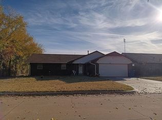 2601 Stratford Dr, Enid, OK 73703