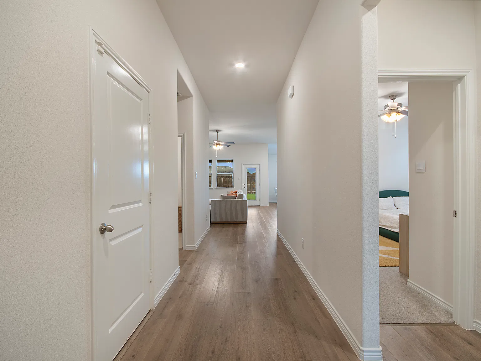 4 bed, 1850 sqft, $2,400 — Photo 3