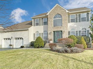 419 Meadowood Rd, Jackson, NJ 08527
