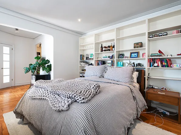 255 West 23rd Street image 2 of 8