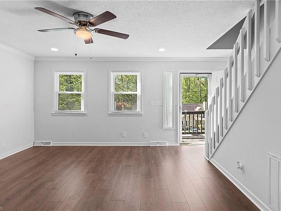 5th image of 4811 Tiffany Ave