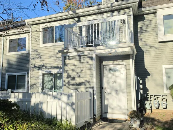 14 Deerberry Ln, Monmouth Junction, NJ 08852
