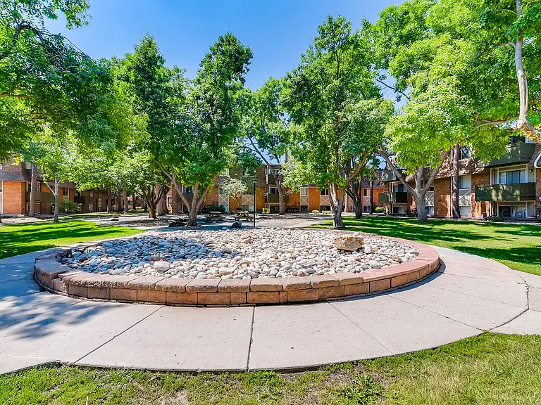 Boulder Crossroads — Photo 36
