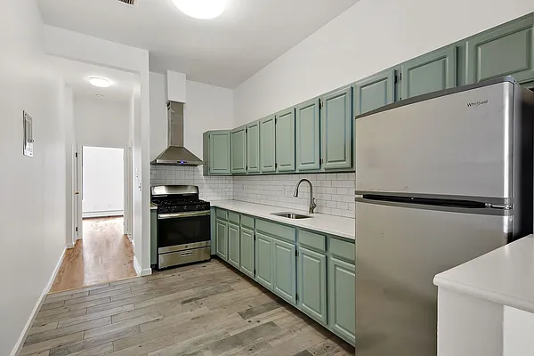 Rented by Besmatch Real Estate Inc | media 15