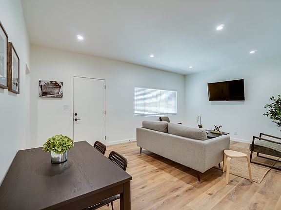 3rd image of 2086 Santa Rosa Ave