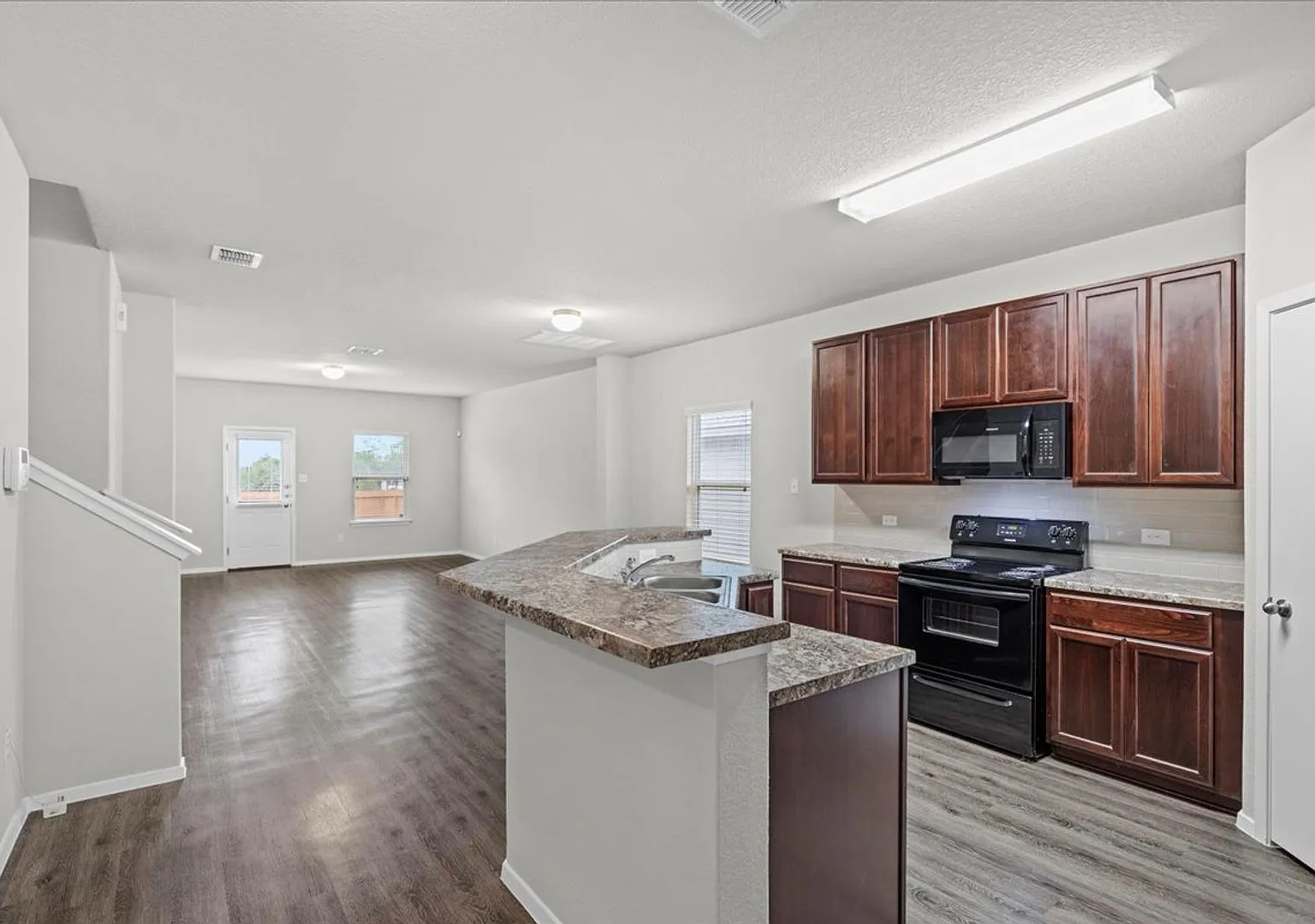 Horizon Pointe — Photo 4