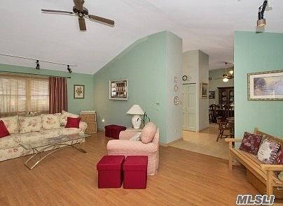 3rd image of 86 Burleigh Dr