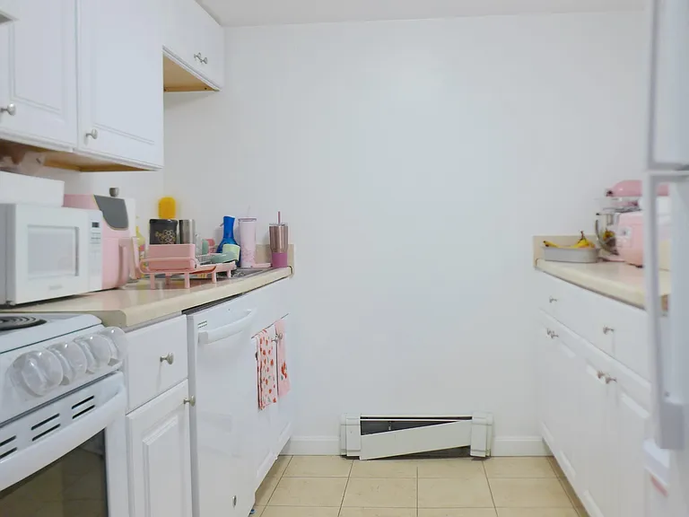 70 Marshal St — Photo 12