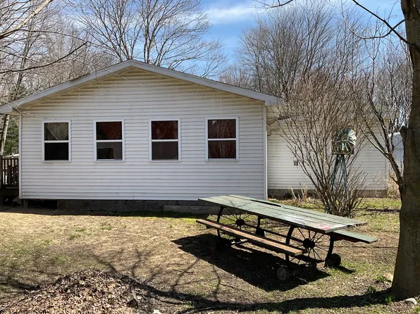 13717 Budd Rd, Burt, MI 48417